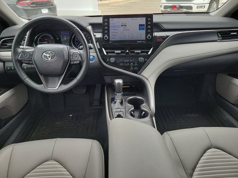 Used 2024 Toyota Camry SE w/ Audio Upgrade Package FWD image 9
