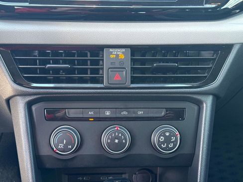 Used 2022 Volkswagen Taos S image 21