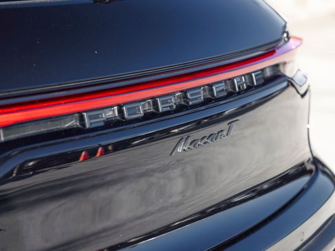 Certified 2023 Porsche Macan Turbo AWD/4WD image 19