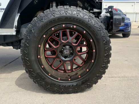 Used 2018 Jeep Wrangler Unlimited Rubicon image 9