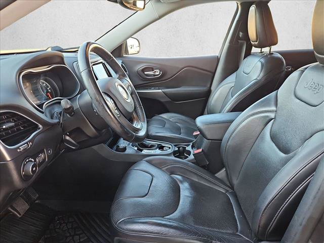 Used 2019 Jeep Cherokee Limited w/ Luxury Group AWD/4WD image 14