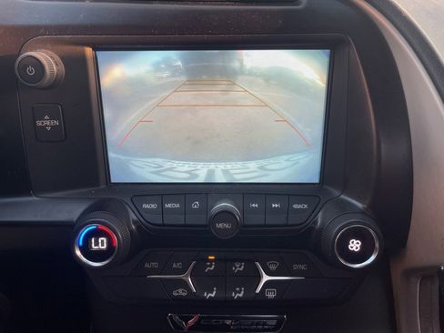 Used 2019 Chevrolet Corvette Stingray w/ Carbon Flash Badge Package image 10