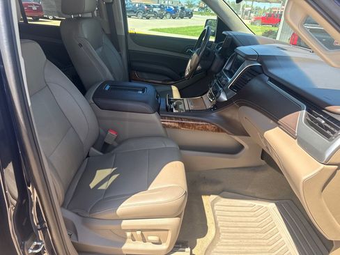 Used 2018 Chevrolet Suburban Premier AWD/4WD image 21
