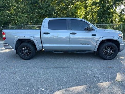 Used 2020 Toyota Tundra SR5 w/ SR5 Leather Package AWD/4WD image 12