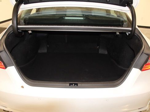 Used 2018 Toyota Camry XSE image 32