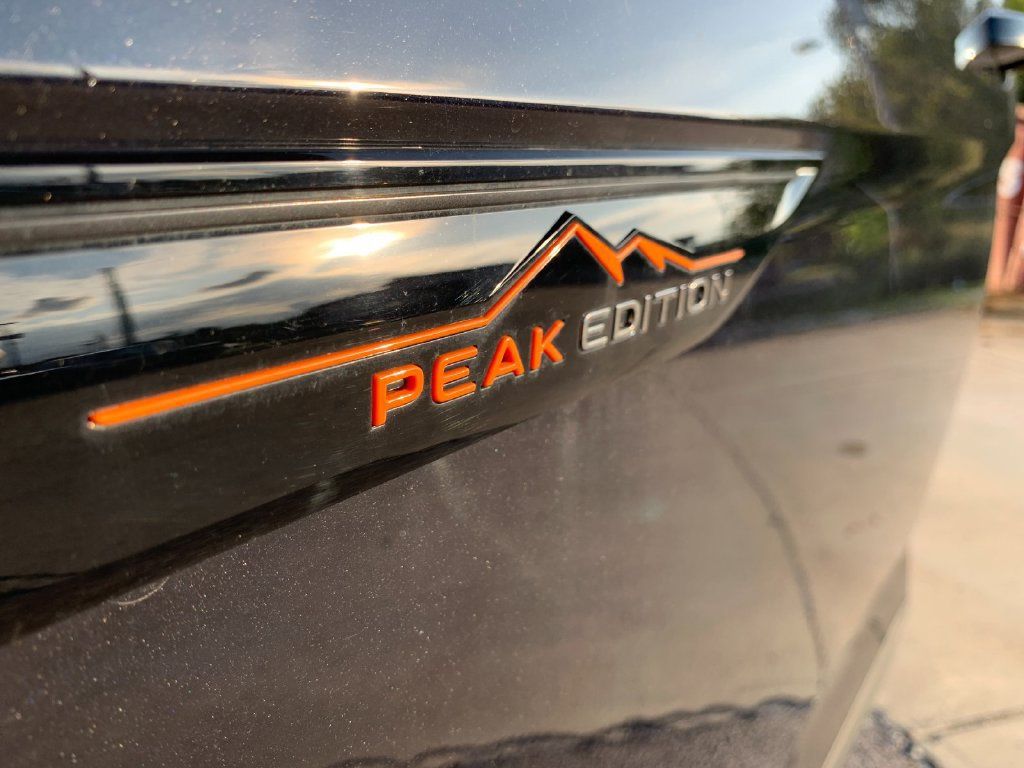 Used 2025 Volkswagen Atlas Peak Edition SE AWD/4WD image 37