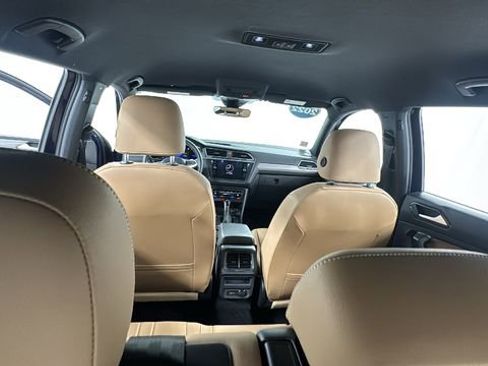 Used 2022 Volkswagen Tiguan SE image 18
