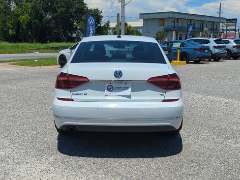 Used 2017 Volkswagen Passat 1.8T SE FWD image 6