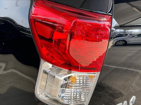 Used 2012 Toyota Tundra Limited w/ Platinum Pkg image 29