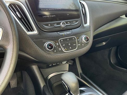 Used 2022 Chevrolet Malibu LT image 23