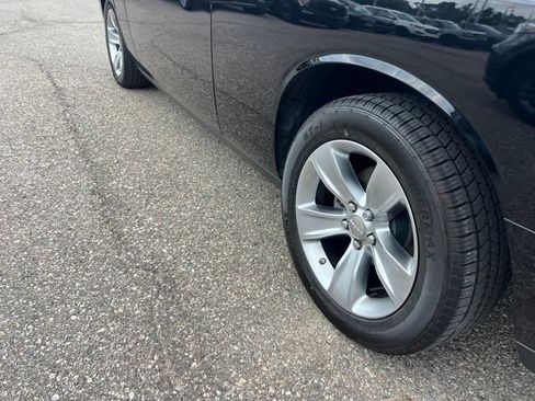 Used 2022 Dodge Challenger SXT w/ Driver Convenience Group RWD image 25
