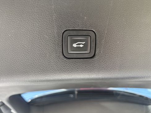 Used 2018 Chevrolet Traverse Premier AWD/4WD image 38