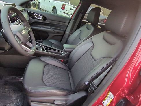 New 2026 Jeep Compass Latitude image 22