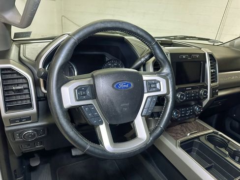 Used 2019 Ford F250 Lariat w/ Lariat Ultimate Package image 25