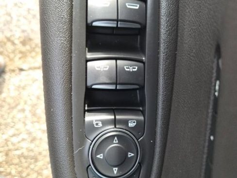 Used 2022 Cadillac XT6 Premium Luxury image 12