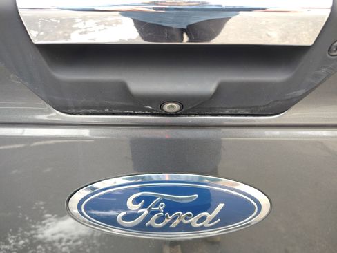 Used 2018 Ford F150 XLT w/ Equipment Group 302A Luxury image 8