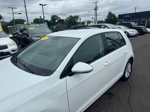 Used 2016 Volkswagen Golf S FWD image 9