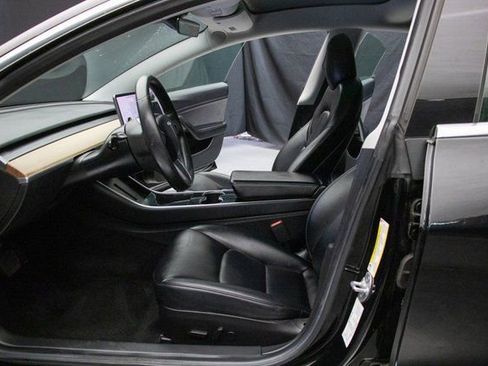 Used 2019 Tesla Model 3 Mid Range image 26