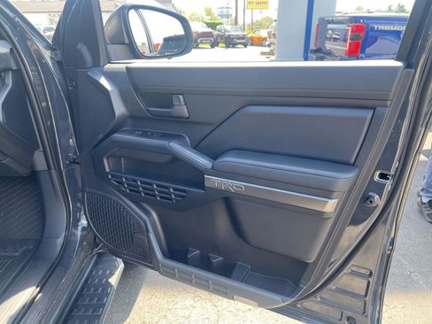 Used 2025 Toyota 4Runner TRD Off-Road Premium w/ Tow Technology Package image 76