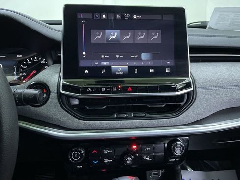 Used 2024 Jeep Compass Sport image 24