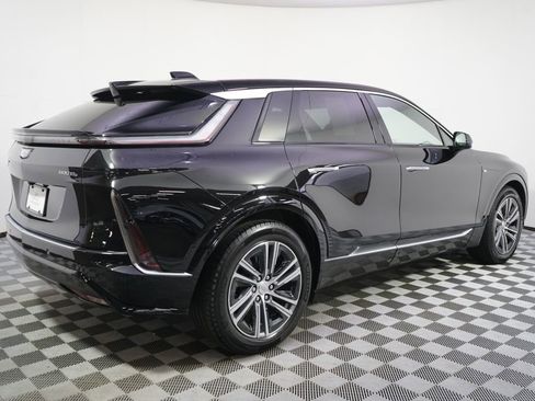 Used 2024 Cadillac Lyriq Luxury w/ LPO, Floor Liner Package AWD/4WD image 7