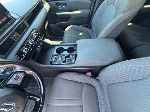 Used 2023 Honda Pilot Sport image 18