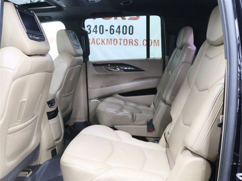 Used 2018 Cadillac Escalade ESV Platinum AWD/4WD image 17