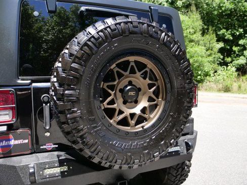 Used 2014 Jeep Wrangler Rubicon w/ Power Convenience Group AWD/4WD image 8