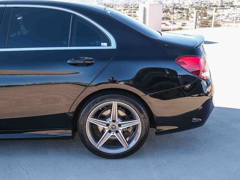 Used 2017 Mercedes-Benz C 300 Sedan image 8