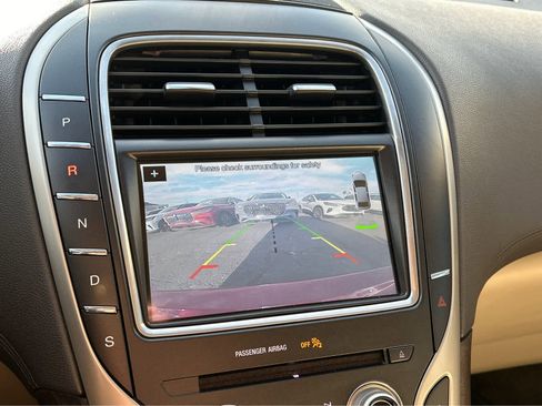 Used 2017 Lincoln MKX Select image 25