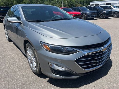 Used 2024 Chevrolet Malibu LT image 2