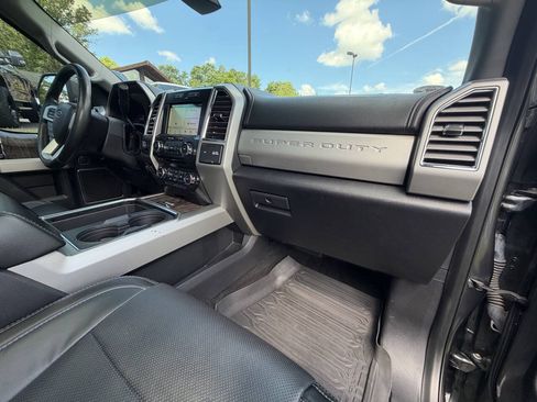 Used 2017 Ford F250 Lariat w/ Lariat Ultimate Package AWD/4WD image 36
