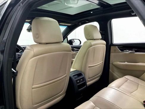 Used 2017 Cadillac XT5 Luxury w/ Driver Awareness Package FWD image 44