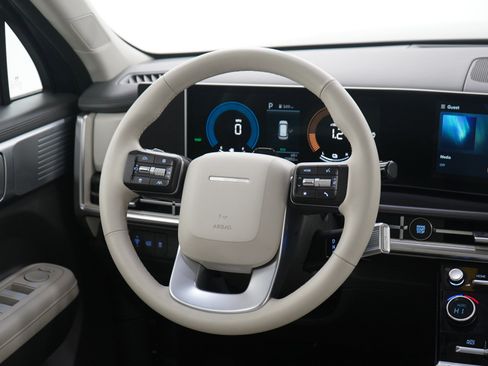 Used 2025 Hyundai Santa Fe SEL image 15