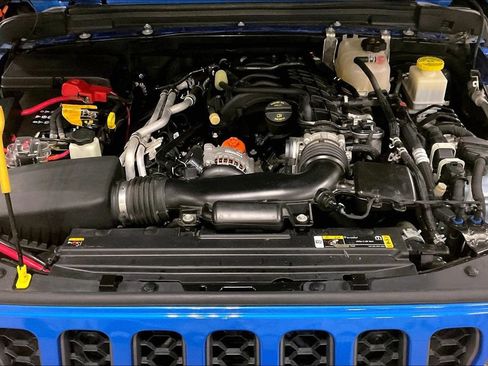 Used 2022 Jeep Gladiator Mojave w/ Cold Weather Group AWD/4WD image 10