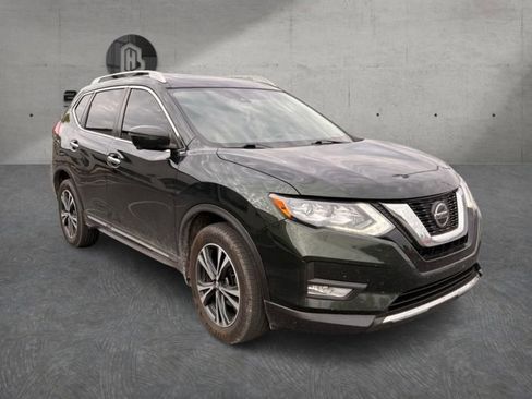 Used 2018 Nissan Rogue SL w/ Premium Package AWD/4WD image 3