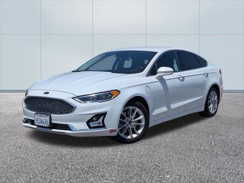 Used 2019 Ford Fusion Energi Titanium FWD image 1