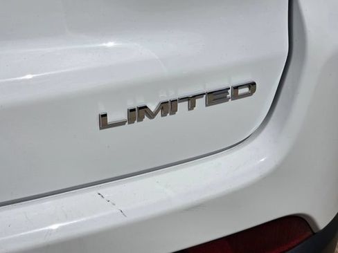 Used 2025 Jeep Compass Limited AWD/4WD image 9