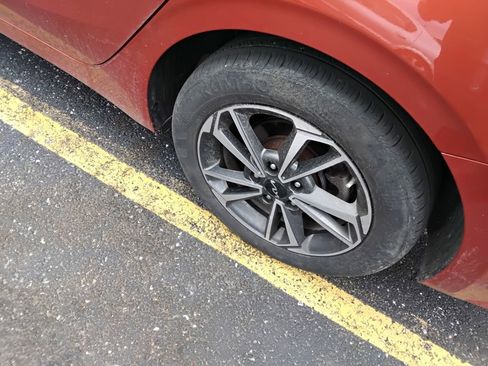 Used 2023 Kia Forte LXS image 11