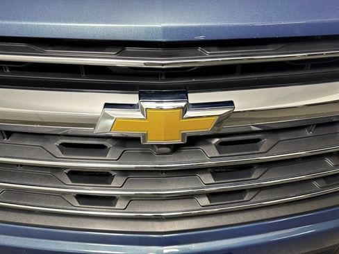 Used 2025 Chevrolet Traverse LT image 9