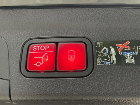 Certified 2025 Mercedes-Benz GLE 350 4MATIC image 11