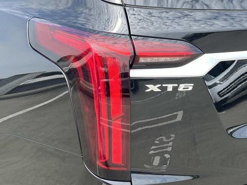 Certified 2025 Cadillac XT6 Premium Luxury w/ Platinum Package FWD image 10