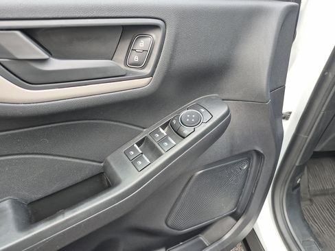 Used 2022 Ford Escape S image 8