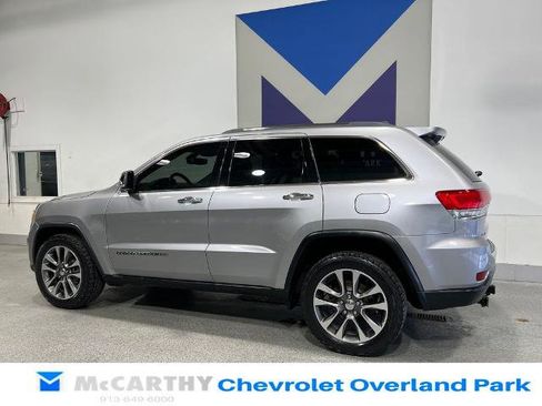 Used 2018 Jeep Grand Cherokee Limited AWD/4WD image 7