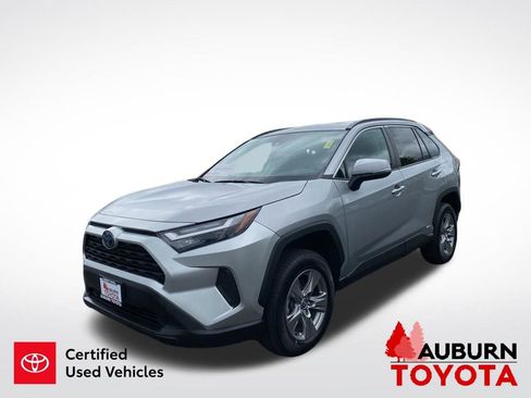 Used 2024 Toyota RAV4 XLE AWD/4WD image 4