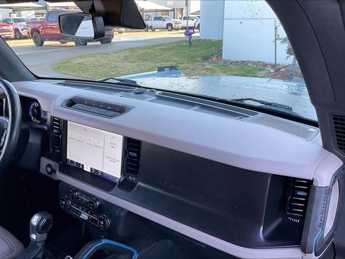 Used 2023 Ford Bronco Wildtrak image 18