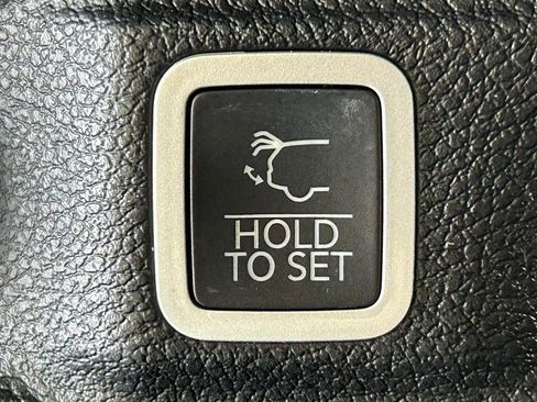 Used 2021 Jeep Grand Cherokee L Summit image 17