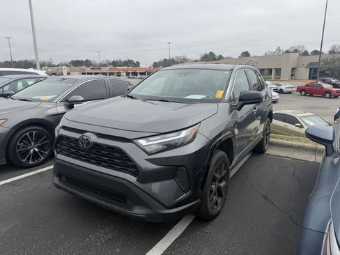 Used 2023 Toyota RAV4 LE image 3