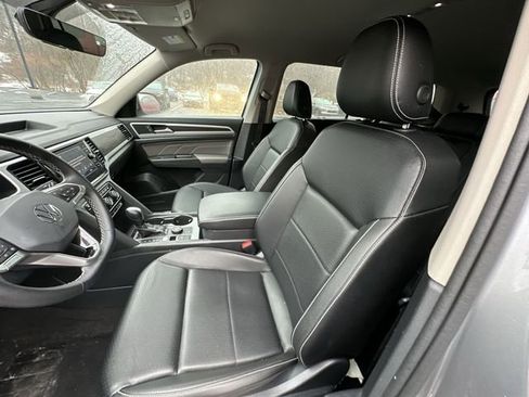 Used 2023 Volkswagen Atlas SE w/ Black Wheel Package image 15