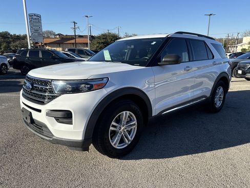 Used 2020 Ford Explorer XLT image 7